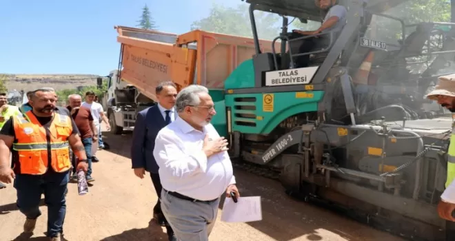 Kayseri Talas’ta asfalt yılı hız kesmiyor