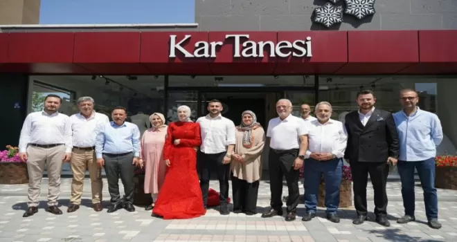Kayseri Talas’ta Karbeyaz Gelinlik Evi’ne tam not