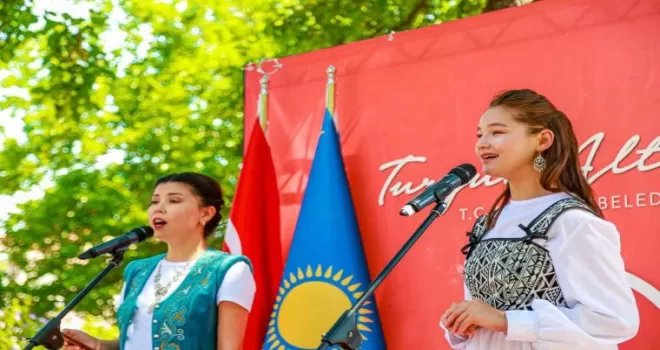 Kazak Milli şairi Abay Kunanbayev doğumunun 178’inci yılında anıldı
