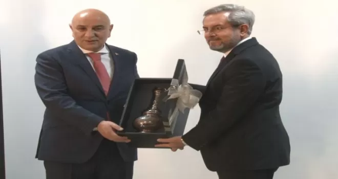 Keçiören Belediye Başkanı Altınok öğrencilerle deneyimlerini paylaştı
