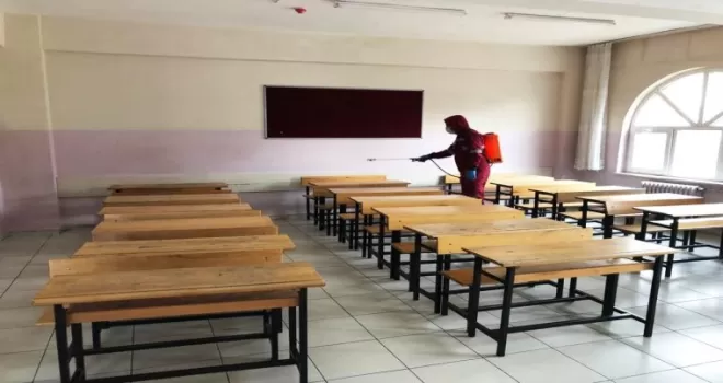 Keçiören Belediyesi okullarda kapsamlı dezenfeksiyon çalışması başlattı
