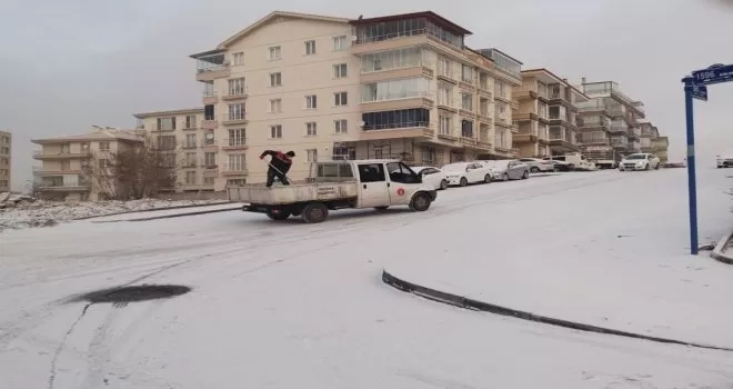 Keçiören’de 150 personelle ilk kar temizliği yapıldı
