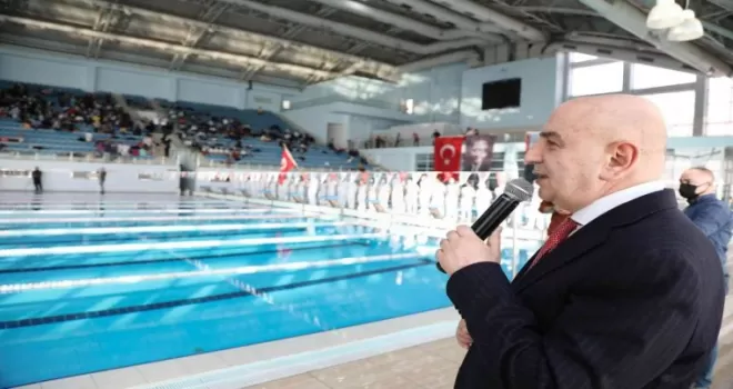 Keçiören’de Atatürk anısına yüzme şampiyonası
