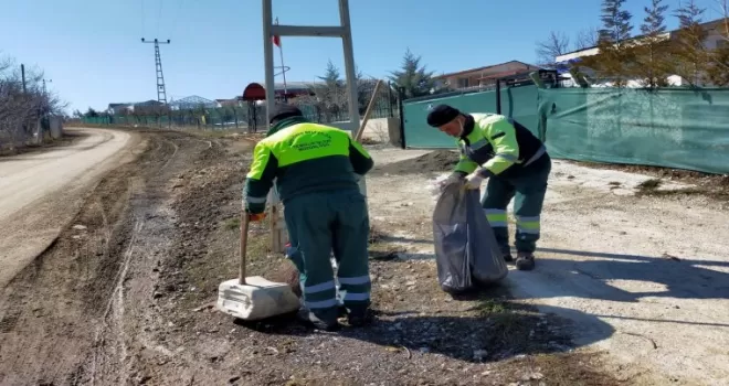 Keçiören’de dağ taş temizlendi
