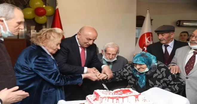 Keçiören’de huzurevinde moral eğlencesi

