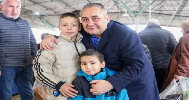Keçiören Ufuktepe Semt Pazarı’nda Başkan Özarslan ilgisi