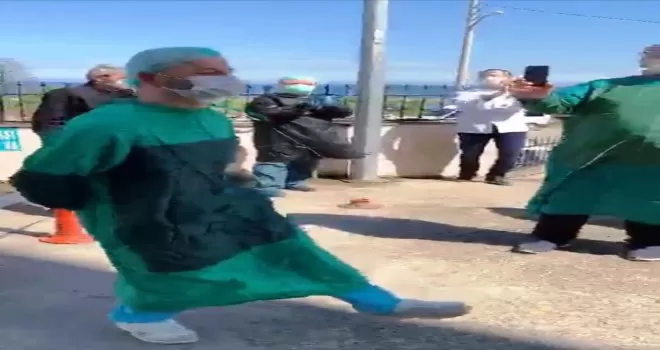 Kemençe ile hastaneden cıktı
