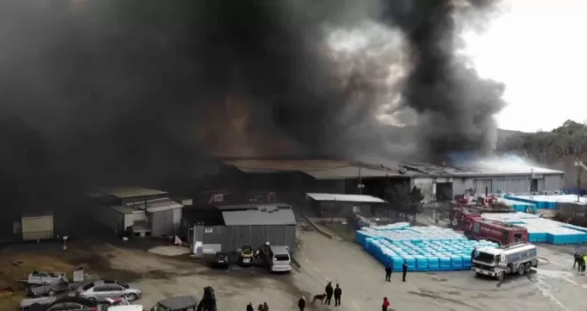 Kemerburgaz’da su dolum tesisinde yangın
