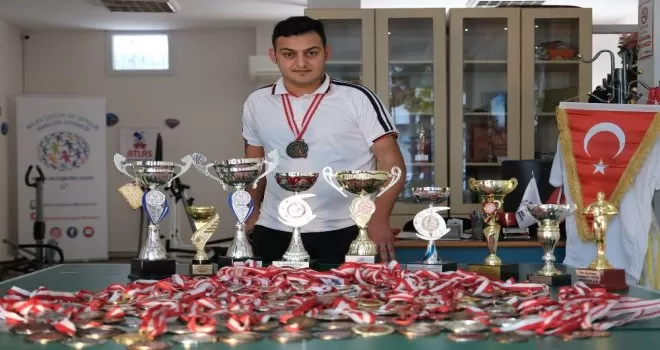 Kendi hikayesini yazan engellilerin hayatı kısa filmlerle anlatıldı
