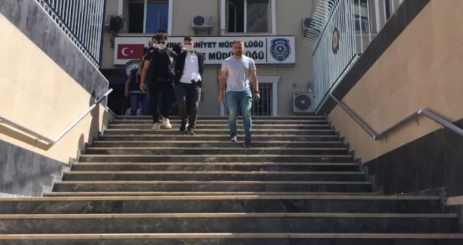 Kendilerini uyaran genci darp ederek öldürdüler
