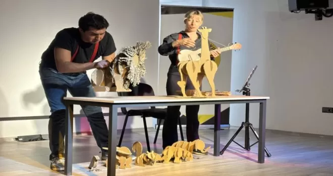 ’Kendini Arayan Zürafa’ yollarda