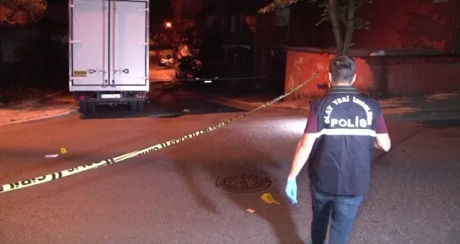 Kendisine yan bakan kişiye kurşun yağdırdı; 1 yaralı
