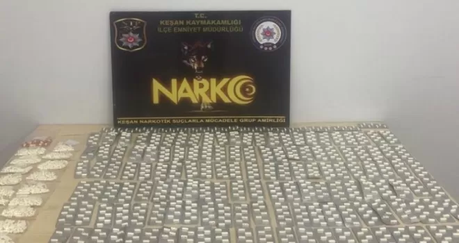 Keşan Otogarı’nda çok sayıda sentetik ecza ile yakalandılar
