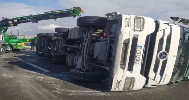 Kimyasal madde taşıyan tanker devrildi: 1 yaralı
