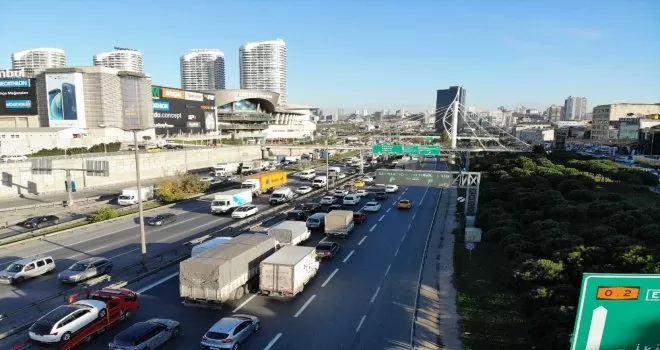 Kısıtlama öncesi trafik yoğunluğu rekor seviyede
