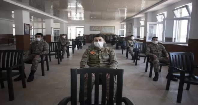Kışlalarda Covid-19 tedbirleri alınmaya devam ediliyor

