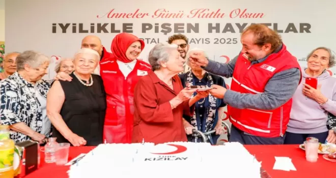 Kızılay’dan Anneler Günü’ne özel kutlama