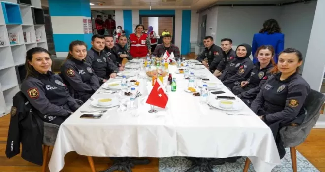 Kızılay’dan Polis Haftası’na özel jest

