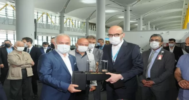 Kızılay İstanbul Havalimanı’nda sergi açtı
