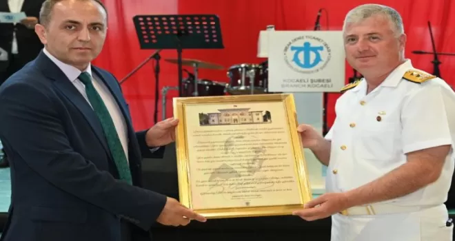 Kocaeli Büyükşehir’e anlamlı plaket