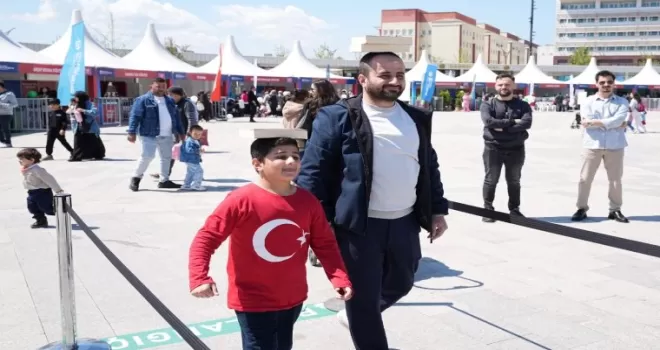 Kocaeli Büyükşehir’in ’Bi Dünya Eğlence’sine koşa koşa geldiler