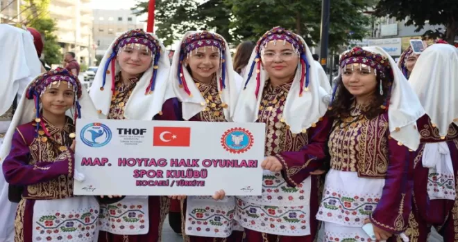 Kocaeli’de 2. Balkan Halk Oyunları rüzgarı esti