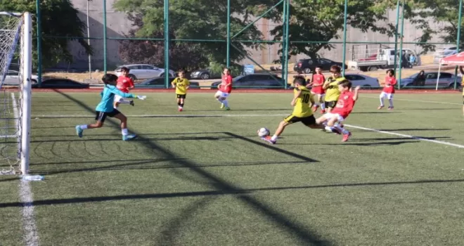 Kocaeli’de İzmit’in Kurtuluşu Futbol Şenliği başladı