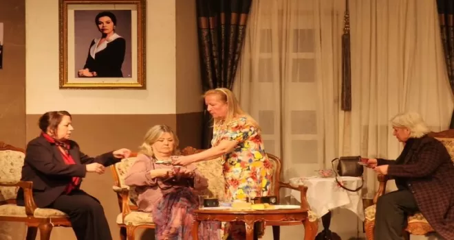 Kocaeli’de kadınların tiyatro performansı hayran bıraktı