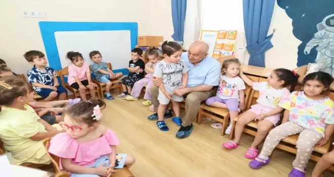 Kocaeli Gebze’de Başkan Büyükgöz’den miniklere sürpriz ziyaret