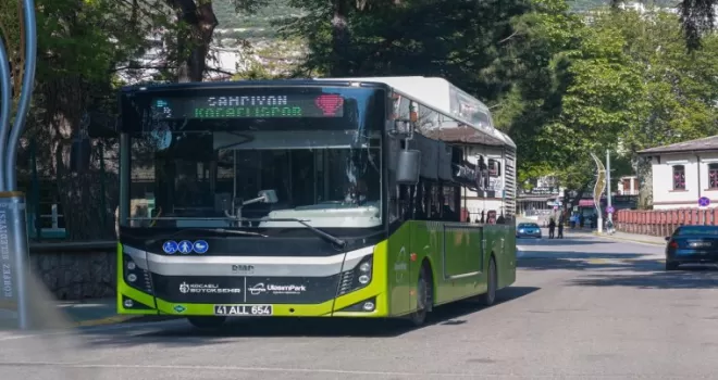 Kocaeli otobüs ve tramvaylarına ’Şampiyon Kocaelispor’ yazdı