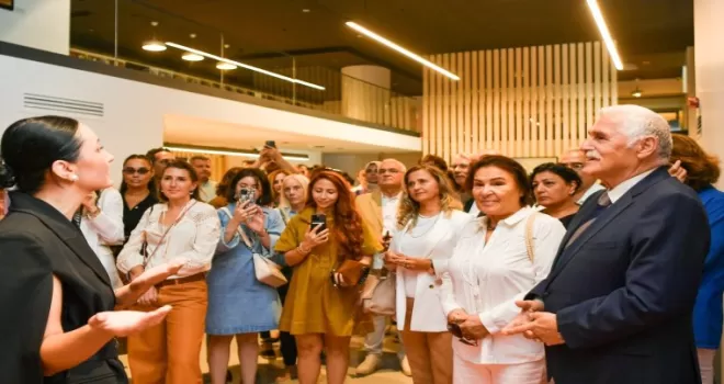 “Koleksiyonun Katmanları” sergisi galeri Beylikdüzü’nde sanatseverlerle buluştu