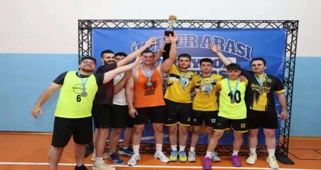 Konya’da 25 ilçede 2 bin 460 sporcu voleybol heyecanına ortak oluyor