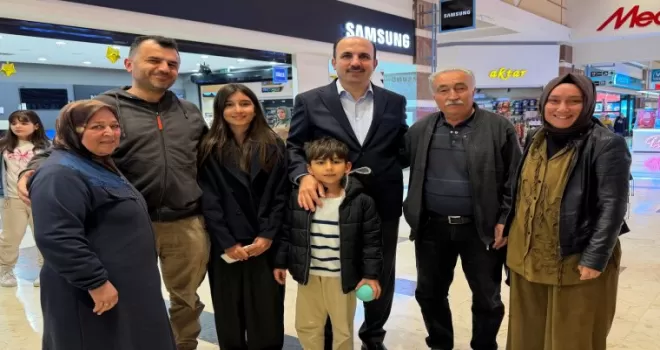 Konya’da Başkan Altay AVM’de esnaf ve vatandaşlarla buluştu