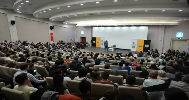 Konya’da ’Şehir Konferansları’ başladı
