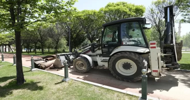 Köroğlu Parkı sil baştan yenileniyor
