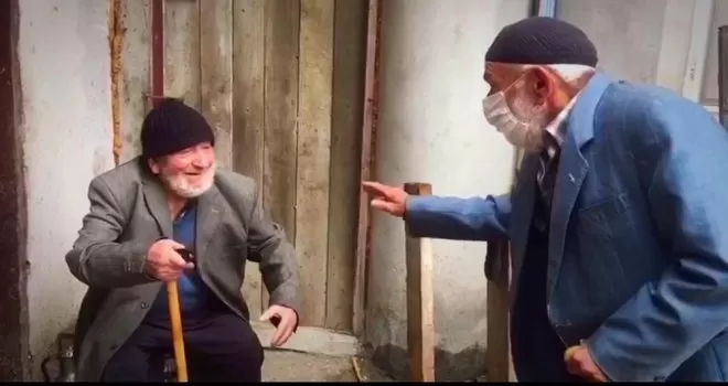 Korona’dan sonra böyle oldu dedelerin bayramlaşması
