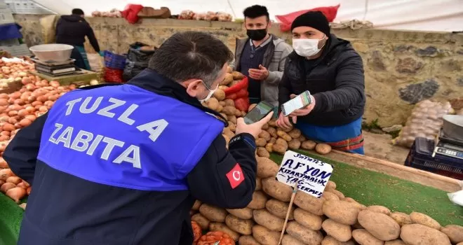 Korona virüsü yenen vatandaş pazara çıktı, denetimlerden memnun kaldı
