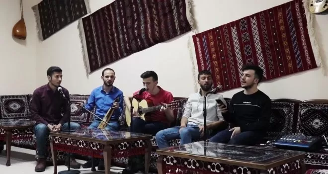 Koronavirüs’e şarkı yazdılar

