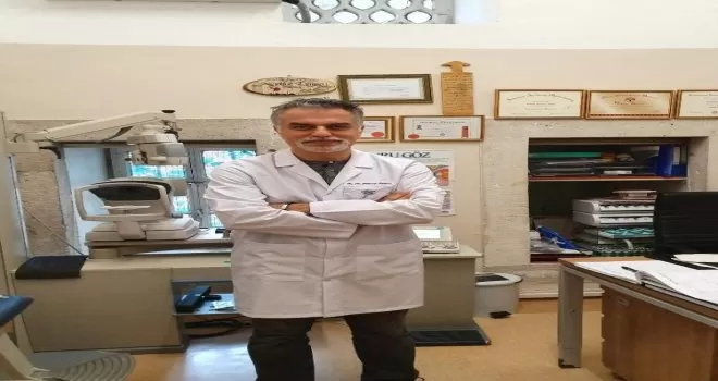’’Koronavirüse karşı gözlük takın’’
