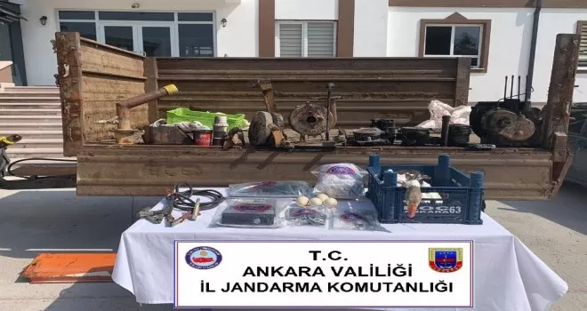 Köylünün kazını yumurtasını bile çalmışlar
