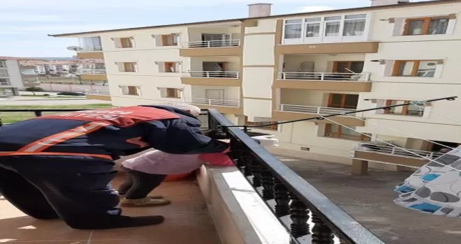 Küçük kızı can sıkıntısı zor duruma düşürdü
