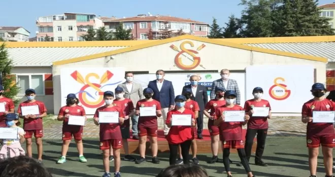 Küçükçekmece Belediyesi kürek kursları ilk mezunlarını verdi
