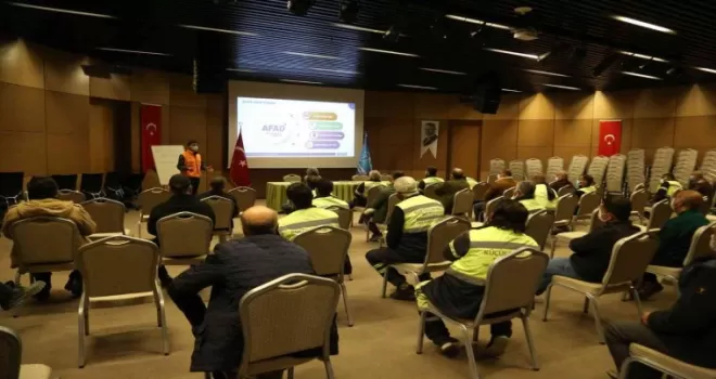 Küçükçekmece Belediyesi personeline afet farkındalık eğitimi

