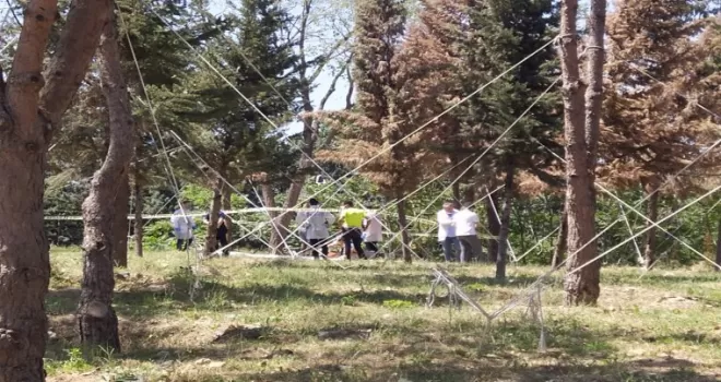 Küçükçekmece’de ağaca asılı erkek cesedi bulundu
