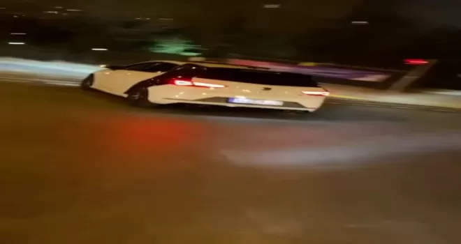Küçükçekmece’de drift atan maganda kamerada
