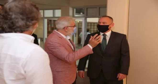 Küçükçekmece’de eski tül fabrikasında yangın
