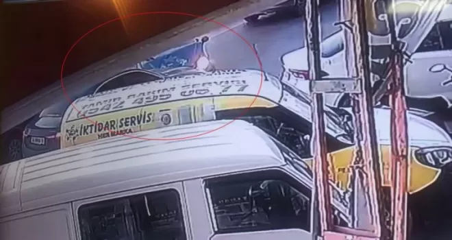 Küçükçekmece’de feci kaza kamerada: 1 yaralı

