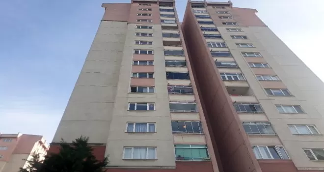 Küçükçekmece’de feci olay: 13. kattan düşen 1.5 yaşındaki çocuk hayatını kaybetti
