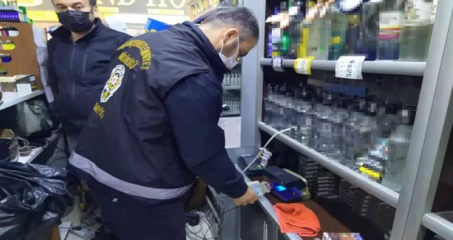 Küçükçekmece’de kaçak alkol denetimi
