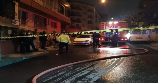 Küçükçekmece’de yangın paniği: Bina tahliye edildi
